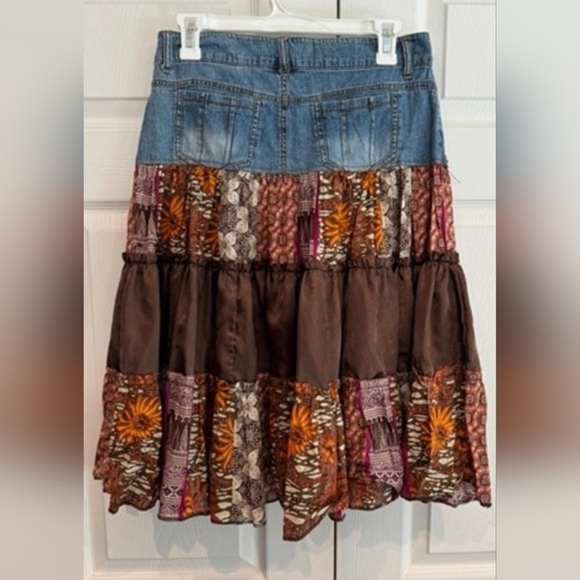 Younique size 5 denim and silk patchwork skirt - Picture 2 of 3
